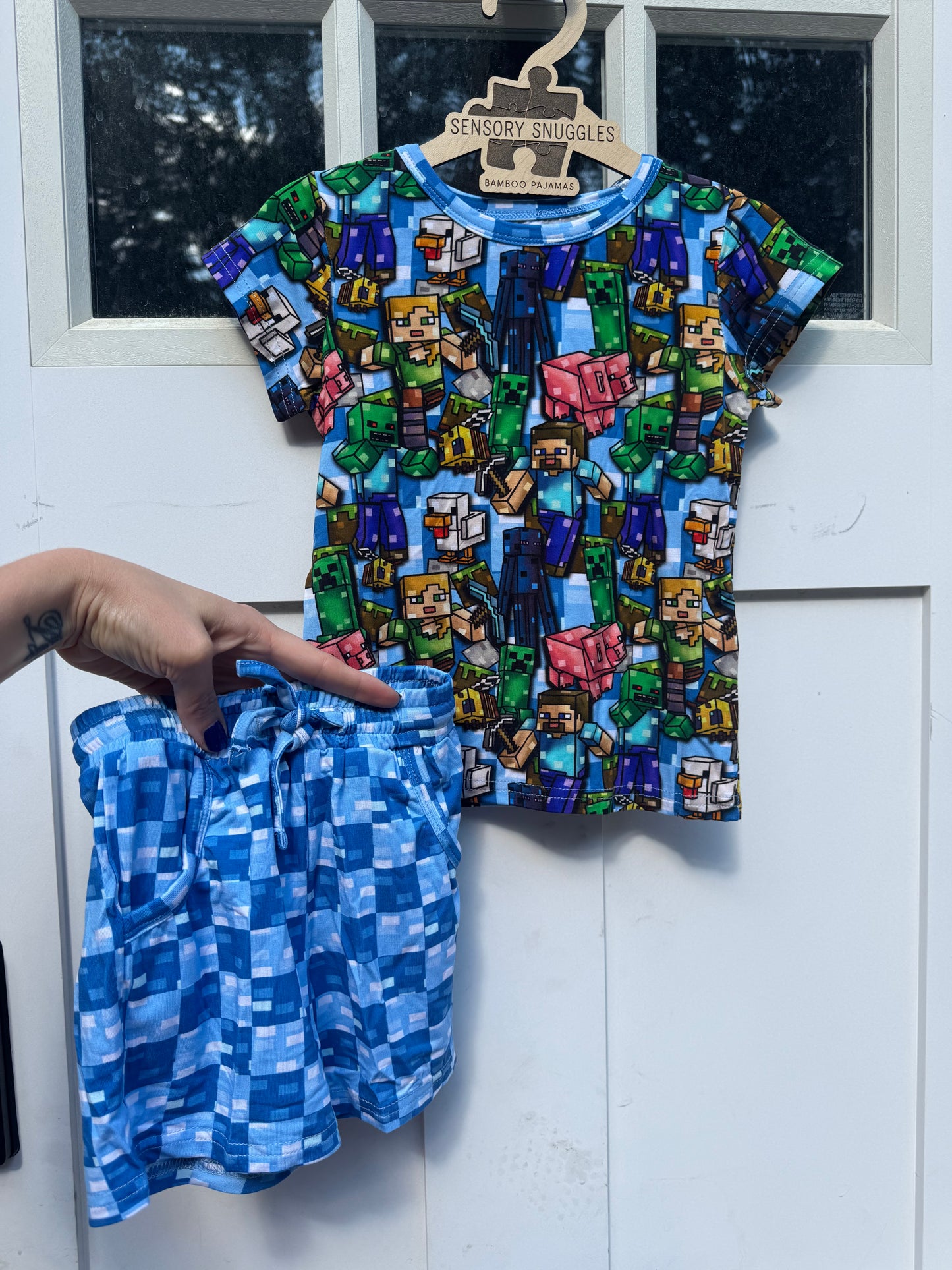 Pixel Builders Daywear